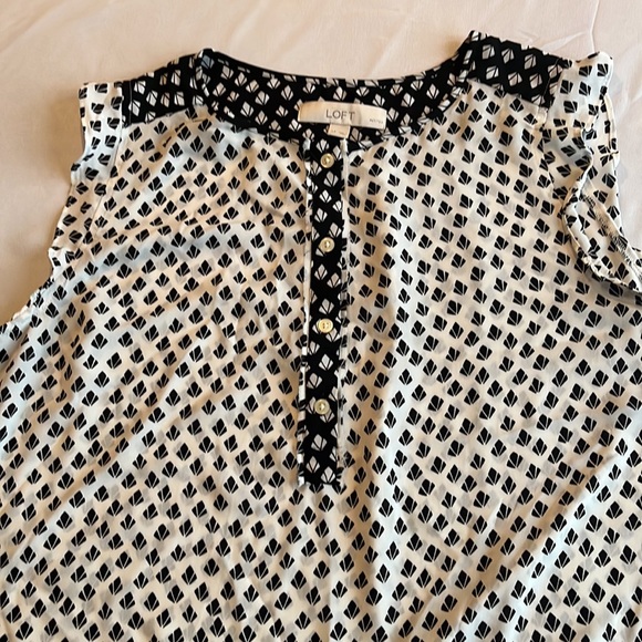 Loft Petite tank top - Picture 2 of 5